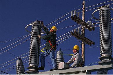 CDPR发文庆祝初代《巫师》发售17周年 重制版正在开发中